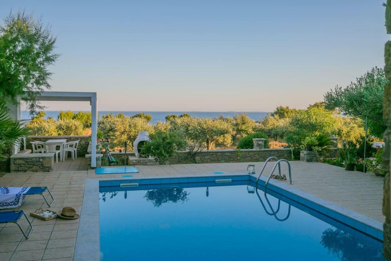 Vakantiehuis Traditional Stone - Private Swimming Pool *